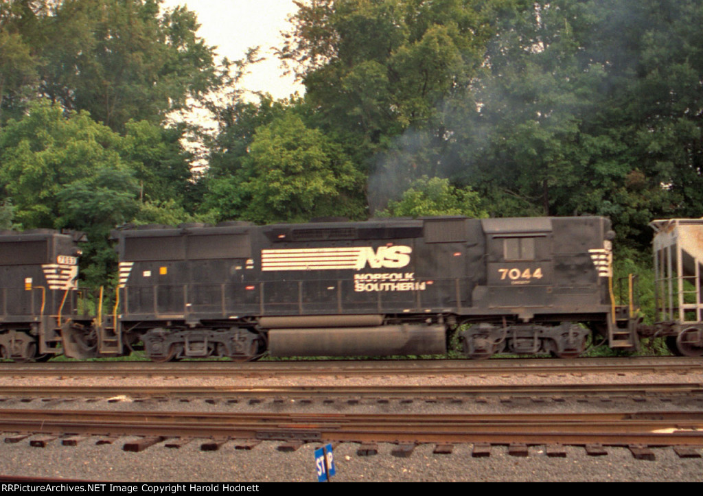 NS 7044